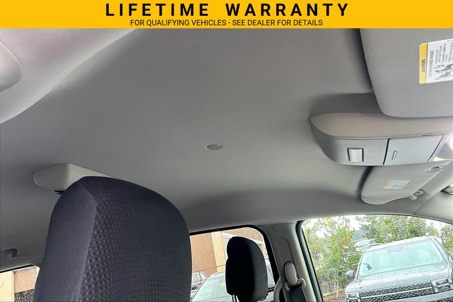Used 2018 Dodge Grand Caravan SE FWD image 18