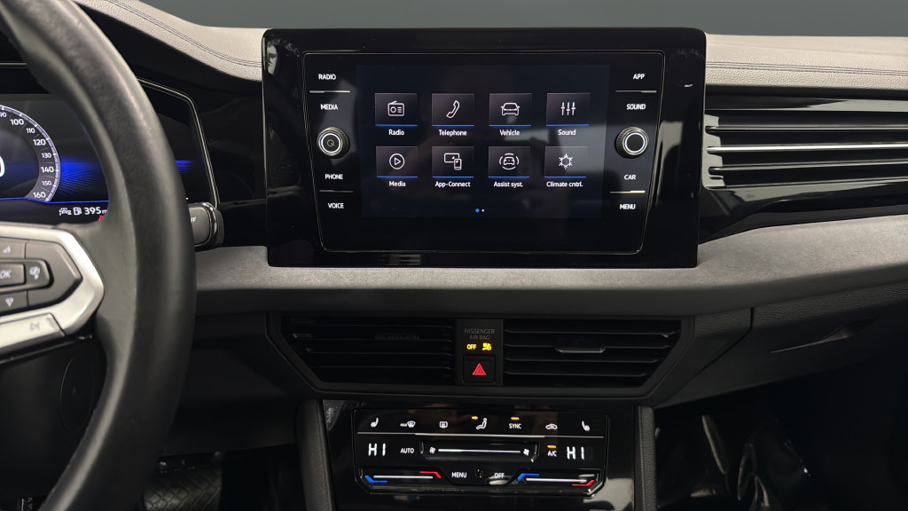Certified 2025 Volkswagen Jetta SE FWD image 13