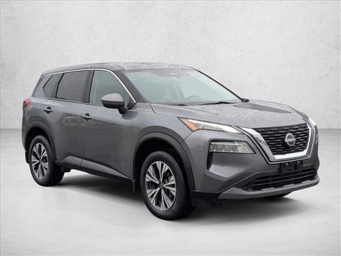 Used 2023 Nissan Rogue SV image 3