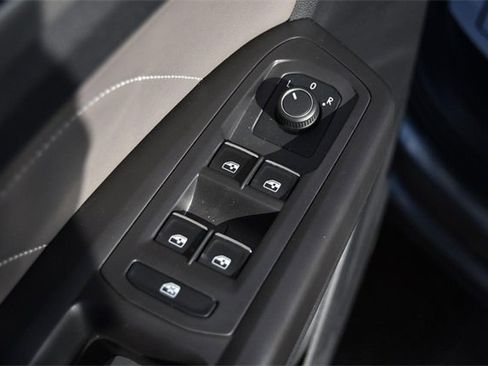 Certified 2022 Volkswagen Atlas SE image 8