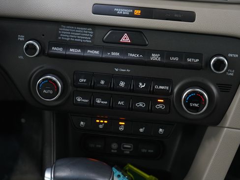 Used 2017 Kia Sportage EX w/ EX Technology Package image 16