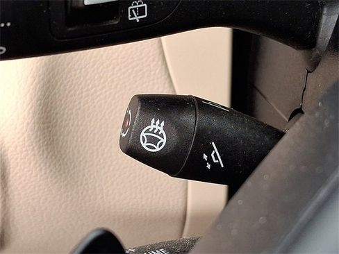 Used 2019 Mercedes-Benz GLC 300 4MATIC image 31