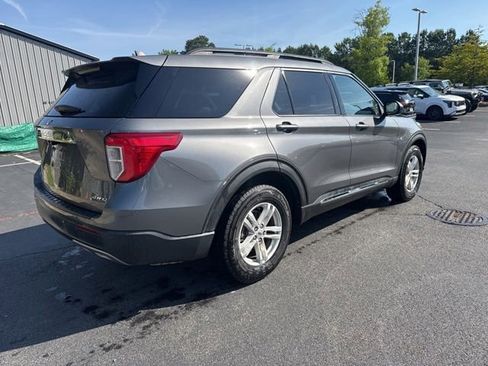 Used 2021 Ford Explorer XLT w/ Equipment Group 202A AWD/4WD image 5