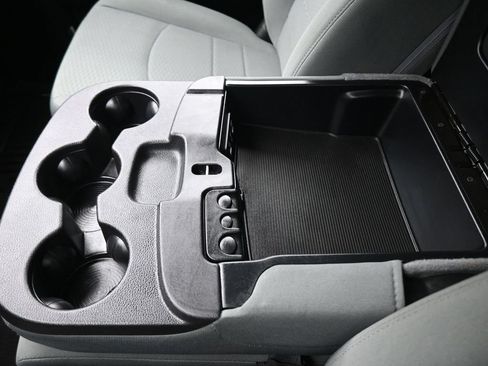 Used 2018 RAM 1500 Classic SLT AWD/4WD image 22