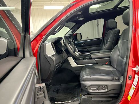 Used 2023 Toyota Sequoia Platinum AWD/4WD image 20