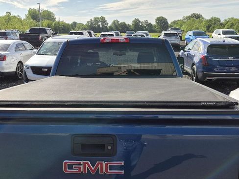 Used 2018 GMC Sierra 2500 SLE w/ HD SLE Preferred Plus Package AWD/4WD image 5