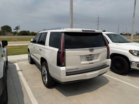 Used 2020 Cadillac Escalade Platinum AWD/4WD image 6