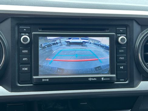 Used 2017 Toyota Tacoma SR5 w/ Tow Package AWD/4WD image 21