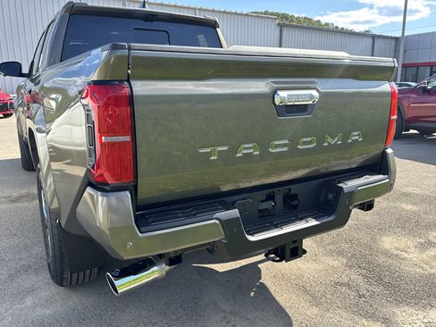 New 2025 Toyota Tacoma Limited AWD/4WD image 9