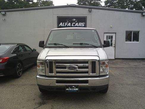 Used 2013 Ford E-350 and Econoline 350 XLT RWD image 2