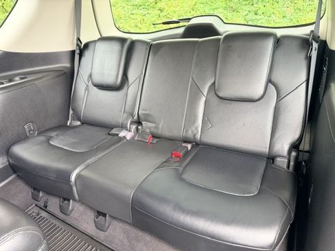 Used 2014 INFINITI QX80 4WD w/ Deluxe Touring Package image 15