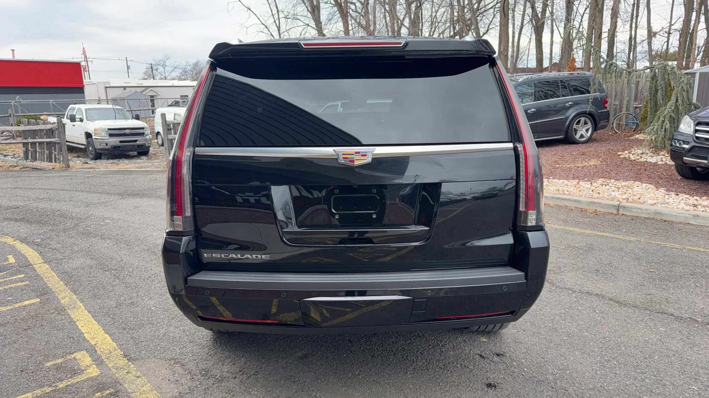 Used 2016 Cadillac Escalade Luxury AWD/4WD image 6