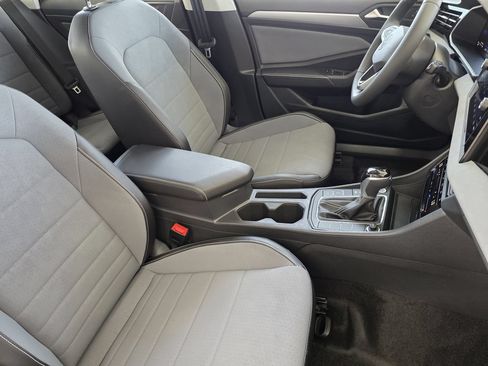 New 2026 Volkswagen Jetta SE FWD image 12