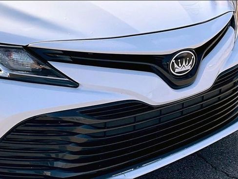 Used 2019 Toyota Camry LE image 28