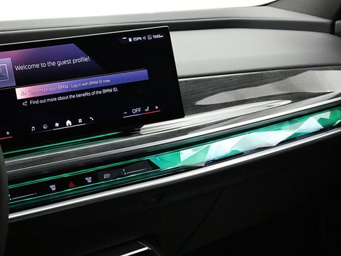 Used 2023 BMW i7 xDrive60 image 44