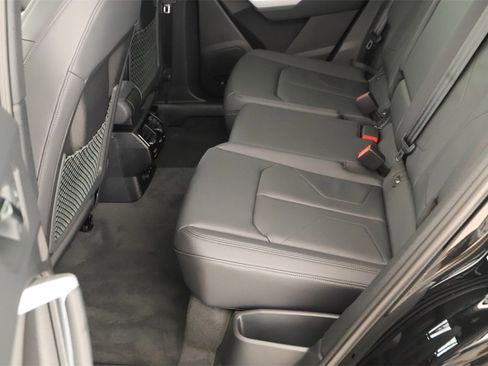 New 2025 Audi Q3 2.0T Premium image 28