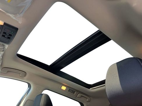 New 2025 Nissan Pathfinder SV w/ SV Premium Package image 32