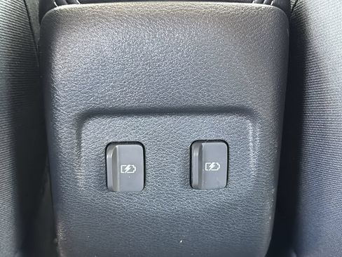 Certified 2024 Nissan Kicks SR FWD image 10