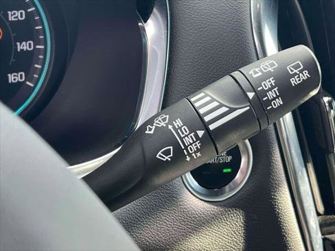 Used 2023 Chevrolet Traverse LT image 22