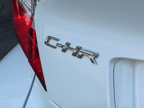 Used 2019 Toyota C-HR XLE FWD image 33