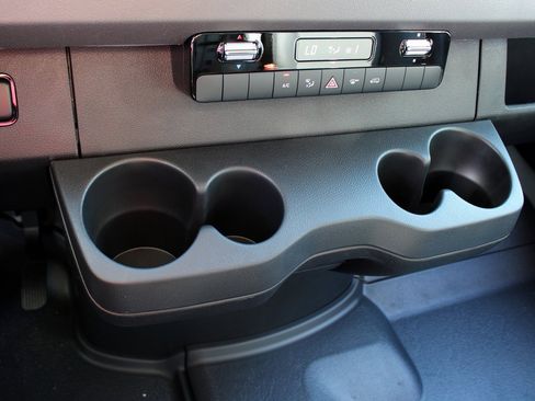 Used 2025 Mercedes-Benz Sprinter 2500 image 17