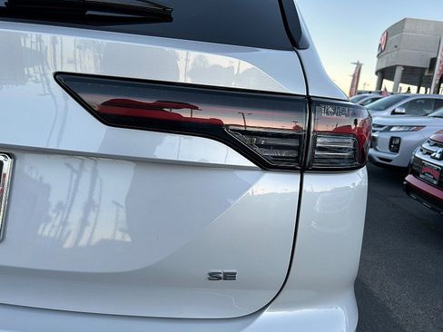New 2026 Mitsubishi Outlander SE image 12