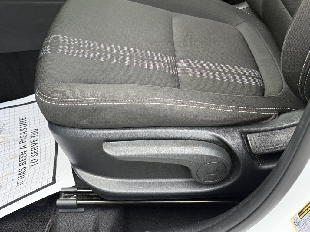 Used 2024 Hyundai Venue SEL FWD image 16