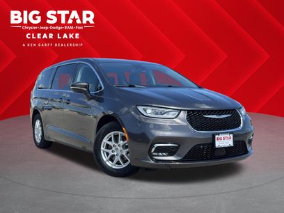 Used 2023 Chrysler Pacifica Touring-L