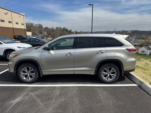 Used 2015 Toyota Highlander XLE image 20