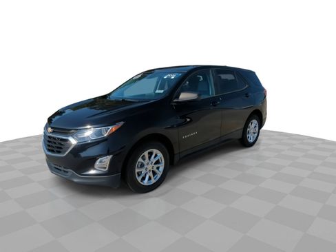 Certified 2021 Chevrolet Equinox LS w/ LPO, Cargo Package FWD image 4