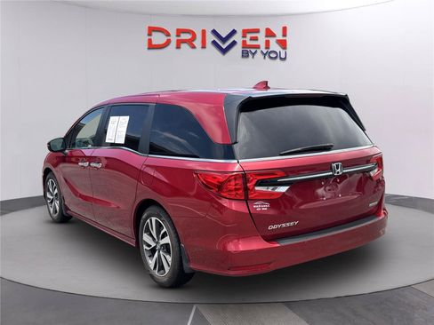 Used 2024 Honda Odyssey Touring image 6