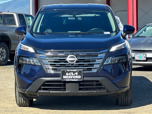 Used 2025 Nissan Rogue SV AWD/4WD image 10