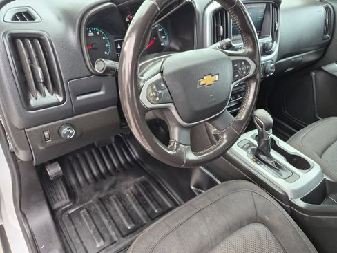Used 2022 Chevrolet Colorado LT w/ Fleet Safety Package RWD image 10