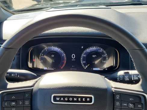 Used 2024 Jeep Wagoneer Series III AWD/4WD image 26