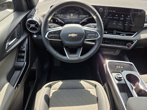 New 2026 Chevrolet Equinox LT w/ Convenience Package II image 9