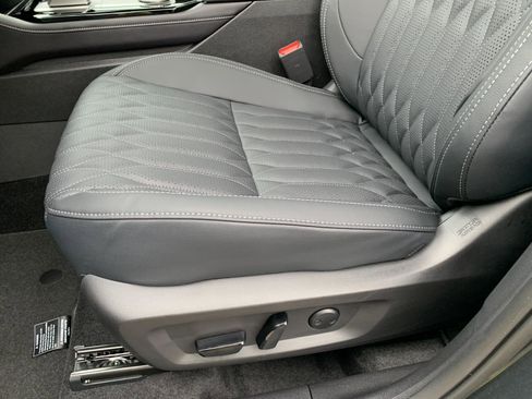 New 2025 Mitsubishi Outlander SEL image 12