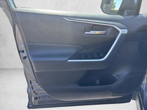 Used 2025 Toyota RAV4 XLE FWD image 10