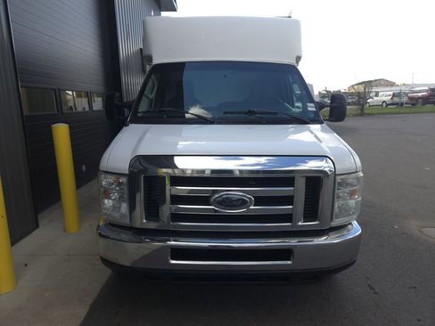 Used 2014 Ford E-350 and Econoline 350 Super Duty w/ Power Windows & Locks Group RWD image 7