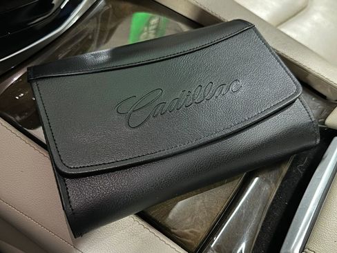 Used 2019 Cadillac Escalade Premium Luxury image 48