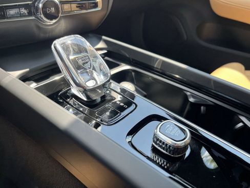 Certified 2025 Volvo V60 B5 Cross Country Ultra image 19