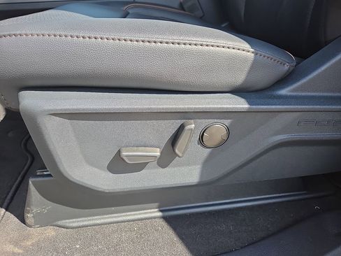 New 2025 Ford F250 Lariat w/ Lariat Ultimate Package AWD/4WD image 24