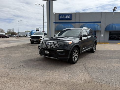 Used 2020 Ford Explorer Platinum AWD/4WD image 2
