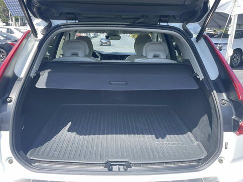 Used 2023 Volvo XC60 B5 Plus w/ Climate Package AWD/4WD image 10