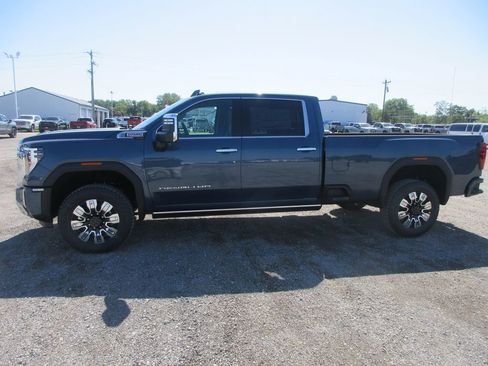 New 2026 GMC Sierra 3500 Denali w/ Denali Reserve Package AWD/4WD image 10