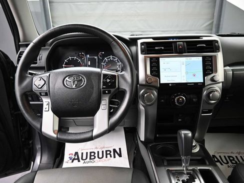 Used 2022 Toyota 4Runner SR5 Premium w/ Moonroof Package AWD/4WD image 14