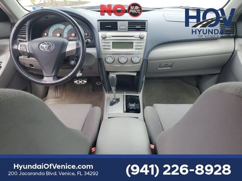Used 2010 Toyota Camry SE FWD image 18