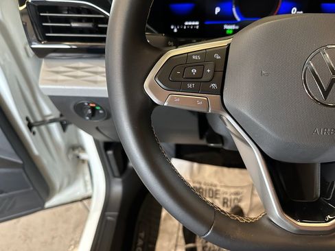 Used 2022 Volkswagen Taos S image 11