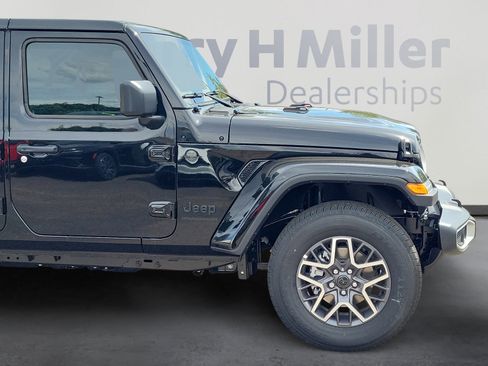 New 2025 Jeep Wrangler Sahara image 8