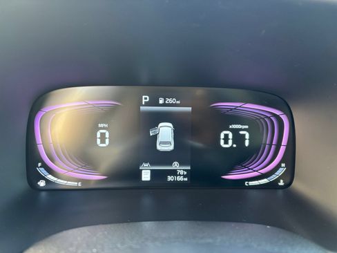 Used 2025 Kia Soul LX w/ LX Technology Package FWD image 33
