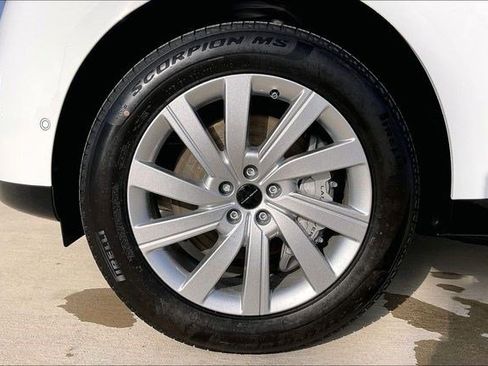 New 2026 Land Rover Range Rover SE AWD/4WD image 13